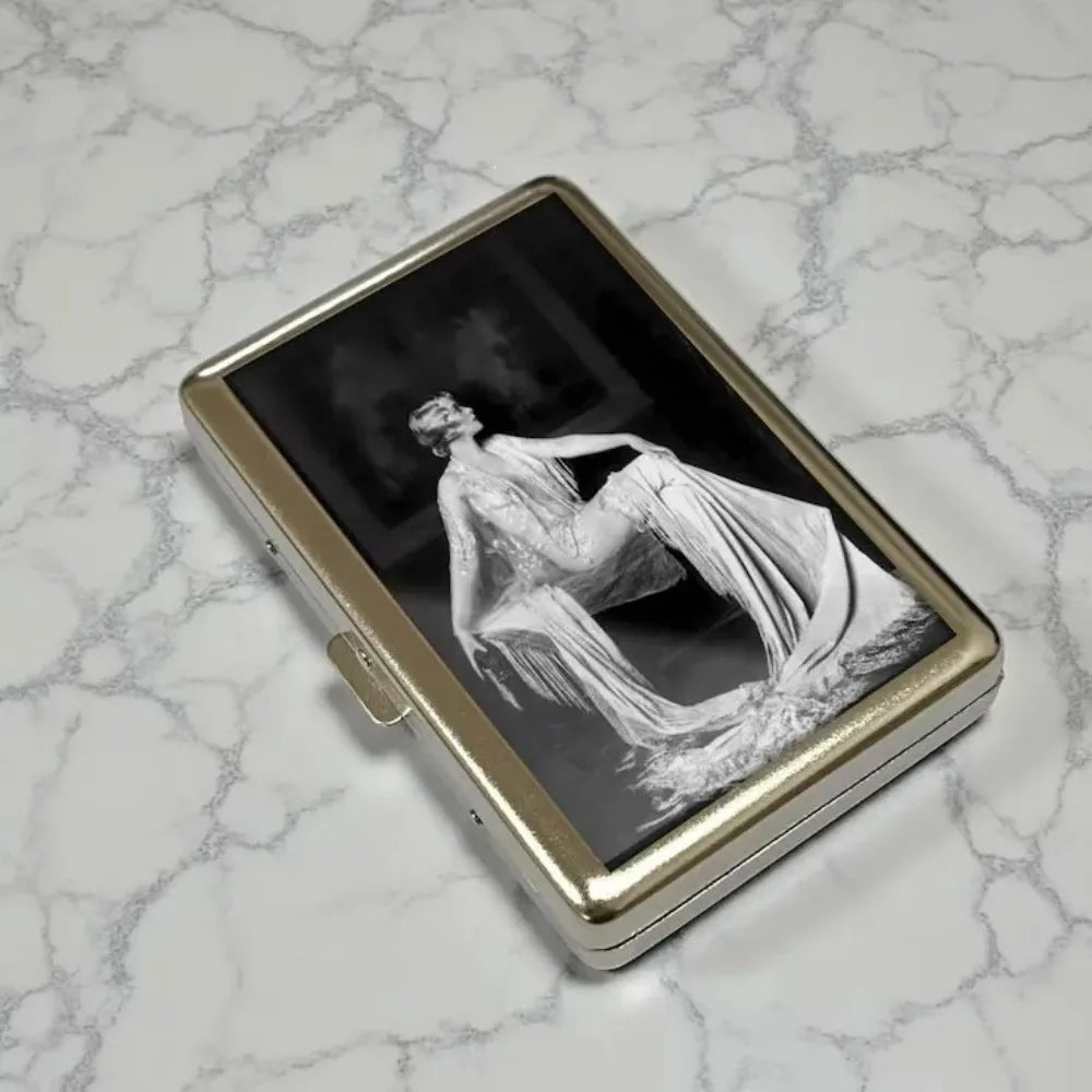Vintage-Style Vintage Card Case Versatile Design Metal Material Metal Case Easy Snap Multi-function Card Holder